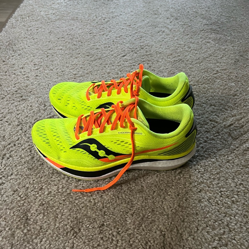 Saucony Endorphin 1 Speed men’s size 10